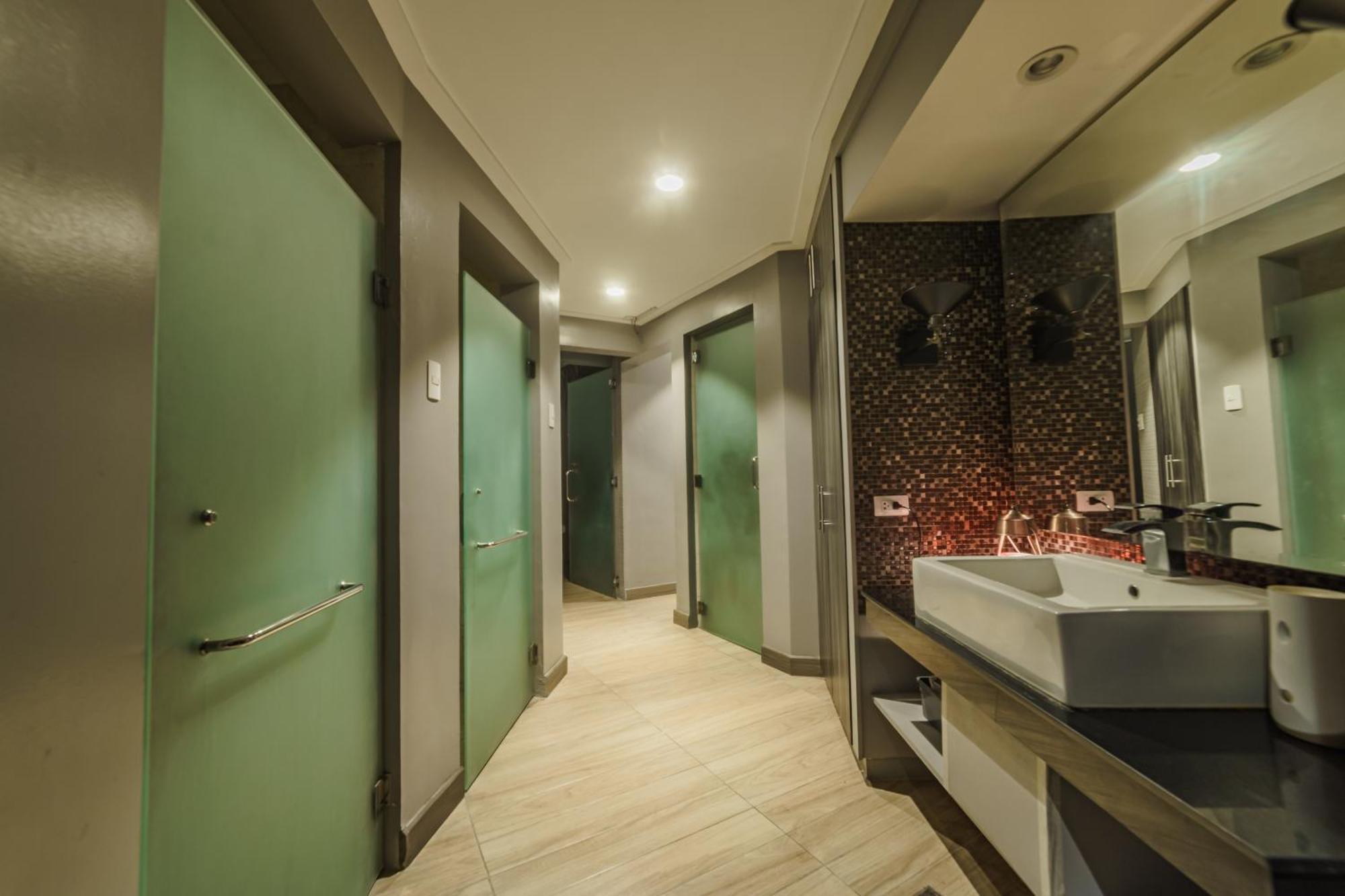 Villa Caceres Hotel Naga  Extérieur photo