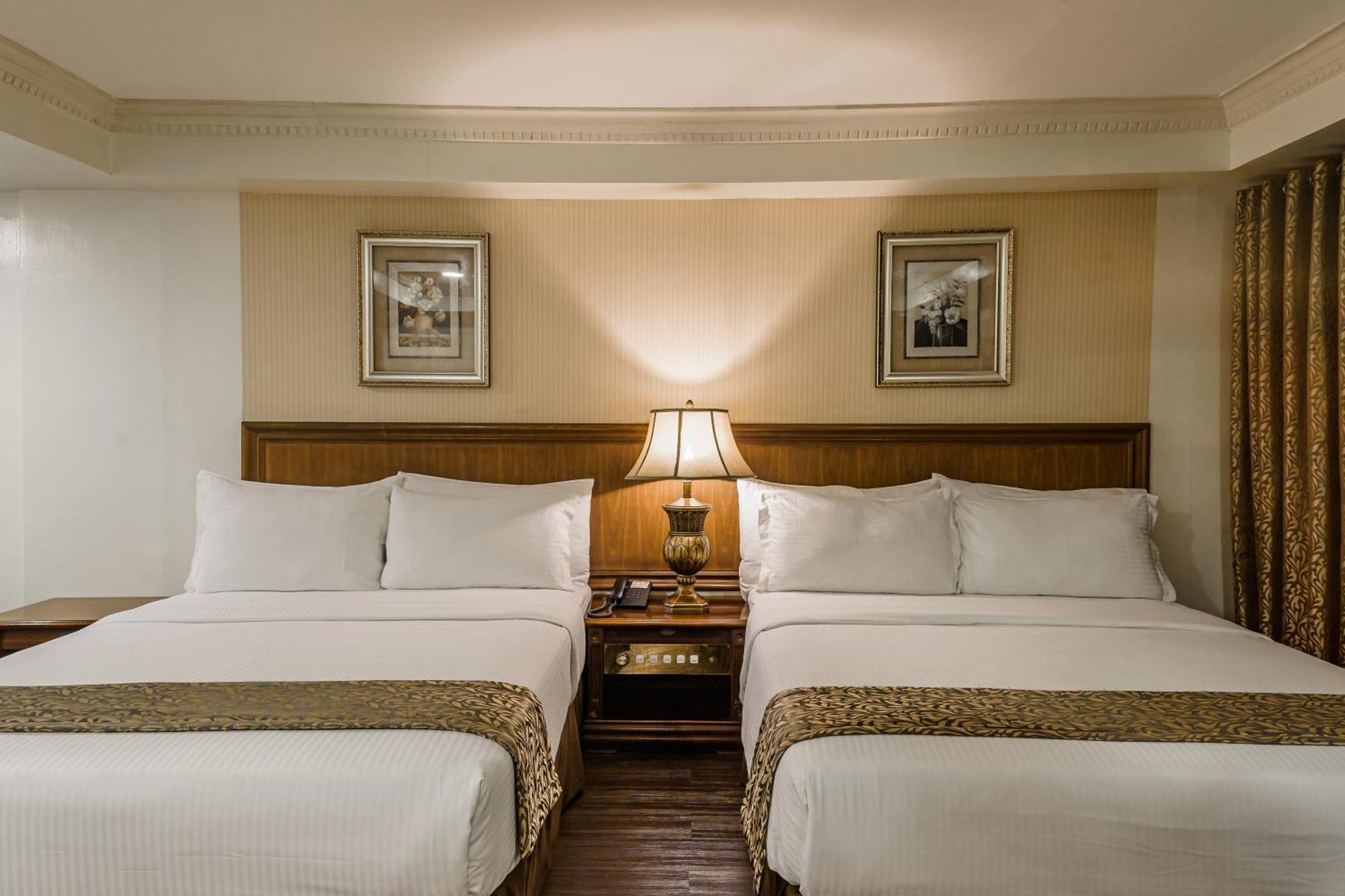 Villa Caceres Hotel Naga  Extérieur photo