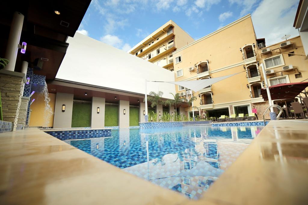 Villa Caceres Hotel Naga  Extérieur photo